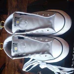 Boys Converse Mid Size 6